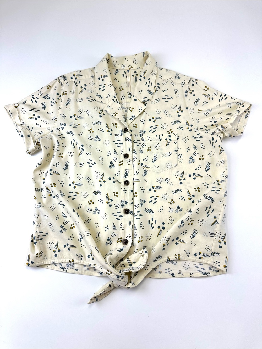 Kuhl Tie Front Performance Blouse Medium Abstract Print Camp Shirt Casual